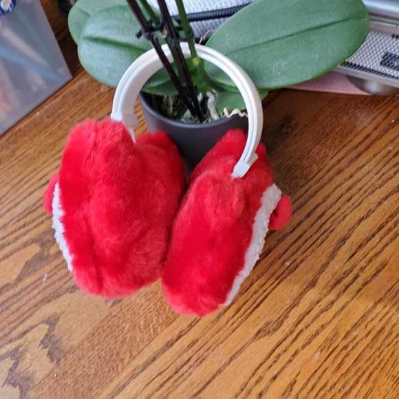 Hello Kitty earmuffs - Picture 4 of 4